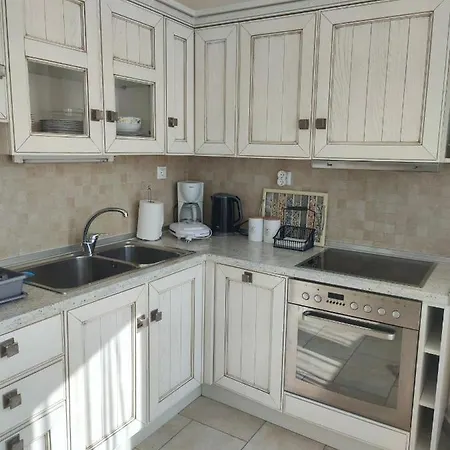 Vasiliki * Palaiontsiflikion